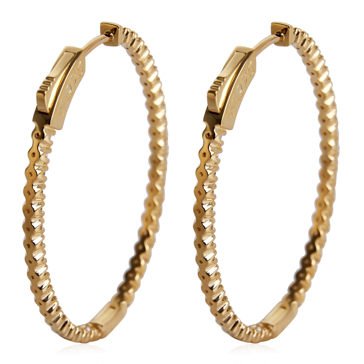 Diamond Oval Hoop Earring in 18k Yellow Gold (1.92 CTW)