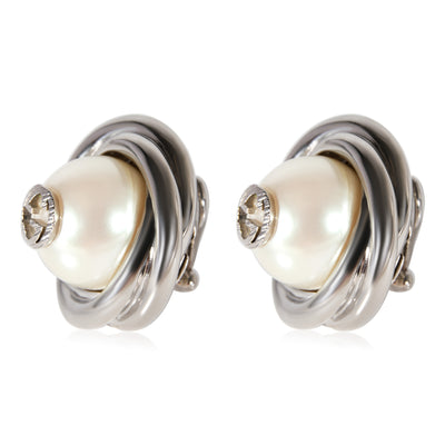 Gucci Double G Faux Pearl Silver Tone Earrings With Swirl Halo