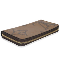 Louis Vuitton Giant Monogram Reverse Canvas Zippy Wallet